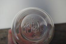 Load image into Gallery viewer, Vintage Etched German &#39;Biene-Glas&#39; 1 1/2L Conserve Jar
