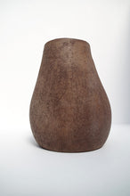 Load image into Gallery viewer, Elsi Bourelius 1960&#39;s &#39;Hen Vase&#39;
