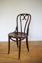 Load image into Gallery viewer, A Set of Six Radomsko Bentwood &quot;Sweetheart&quot; Chairs (Thonet No.16)
