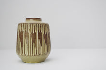 Load image into Gallery viewer, Nel Goedhart (Leiderdorp) Vase 1961-75
