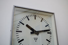 Load image into Gallery viewer, 1980&#39;s Pragotron Wall Clock
