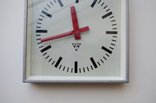 Load image into Gallery viewer, 1980&#39;s Pragotron Wall Clock
